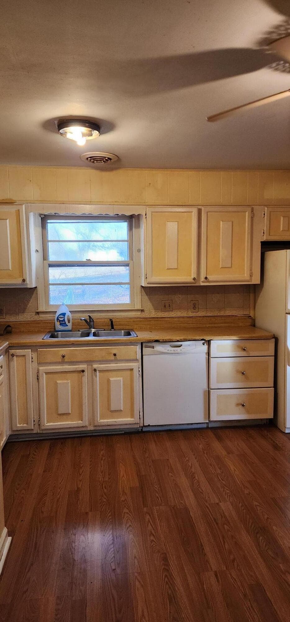 1370 Roanoke Street, photo 6 of 24