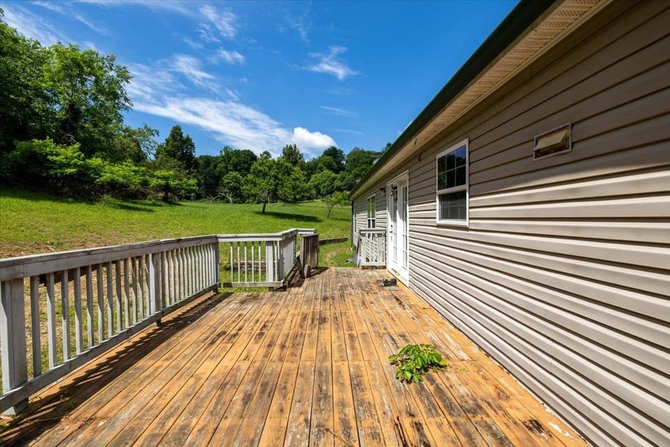 655 Peachtree Hill, photo 25 of 33