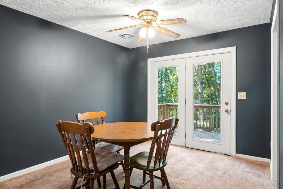 415 Tomahawk Drive, photo 11 of 40
