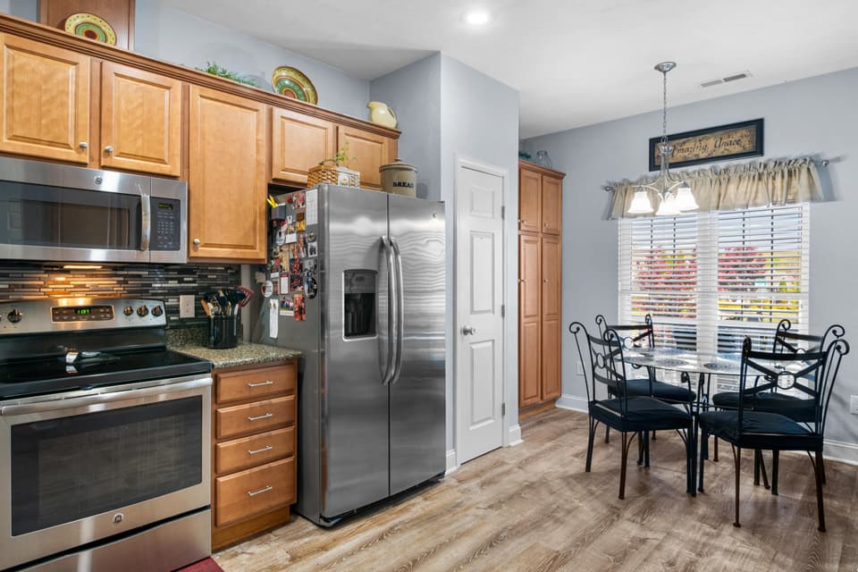 300 Vinnie Avenue, photo 6 of 34