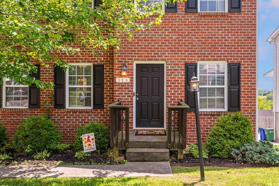 175 Wistaria Drive, photo 2 of 40