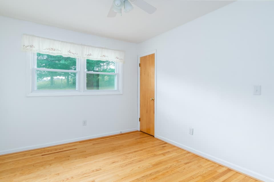 345 Maple Drive, photo 17 of 40