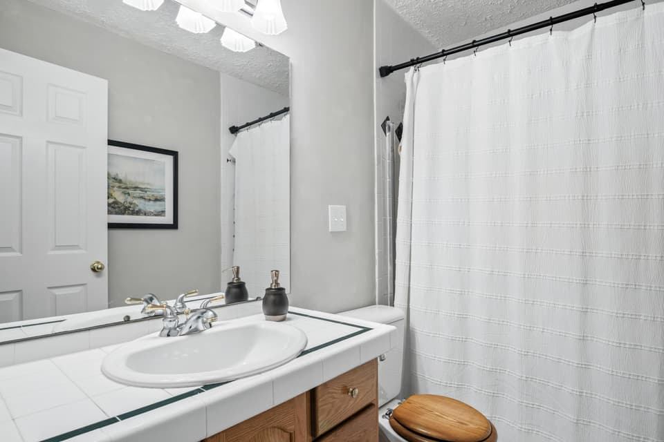 50 Sapphire Avenue, photo 35 of 39