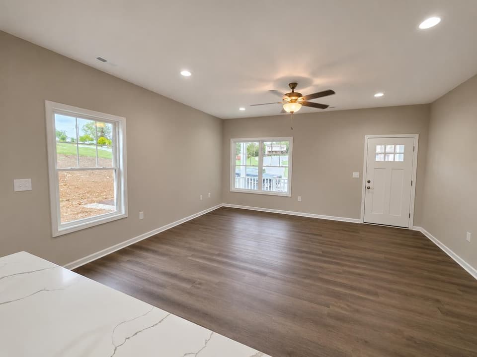 1155 Plum Street, photo 8 of 34