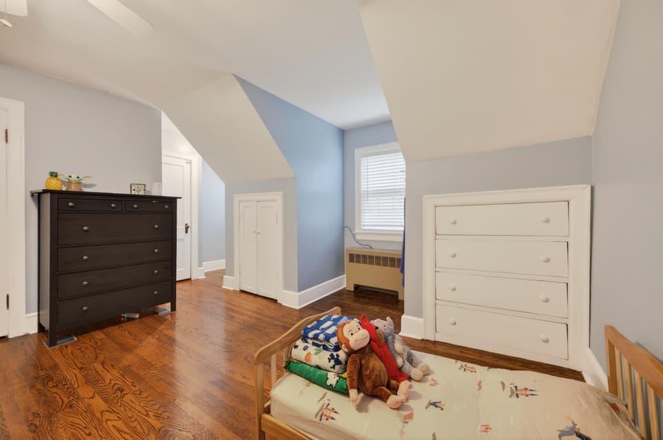 301 S Franklin Street, photo 19 of 35
