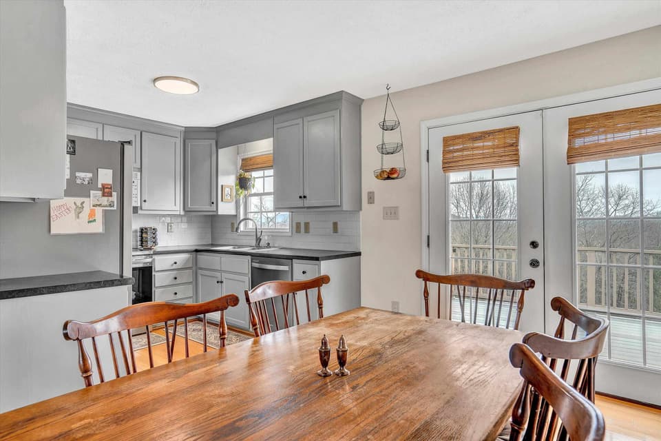 185 Howery Street, photo 18 of 40