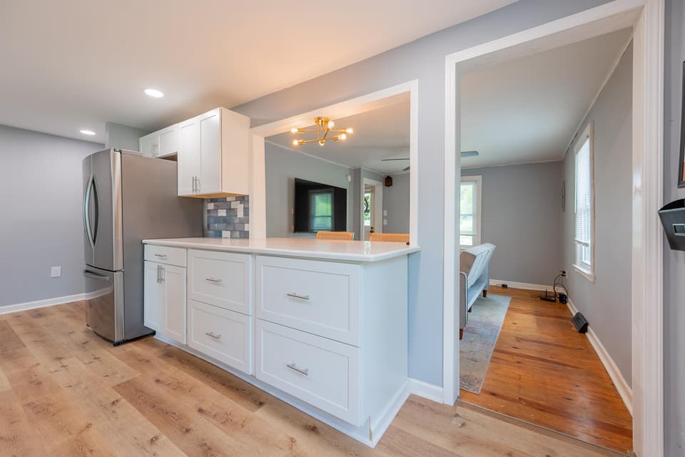 220 Clearview Drive, photo 13 of 34