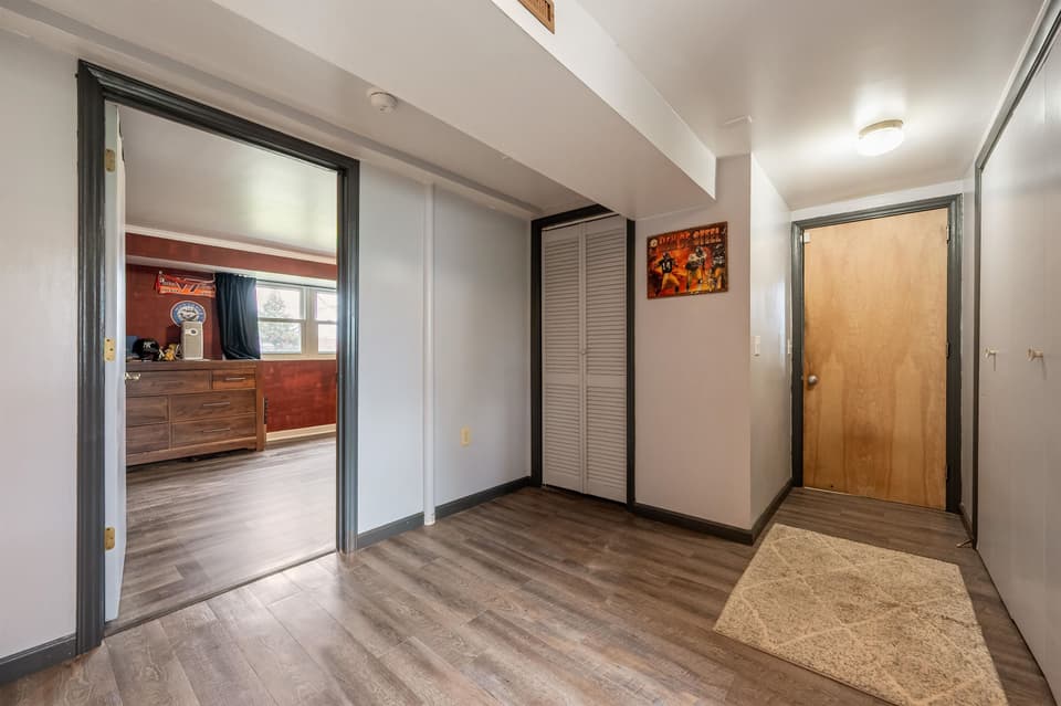 1380 Dow Street, photo 31 of 40