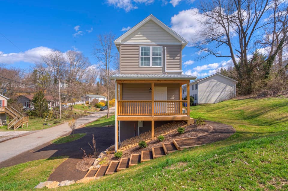 495 School Lane, photo 4 of 40
