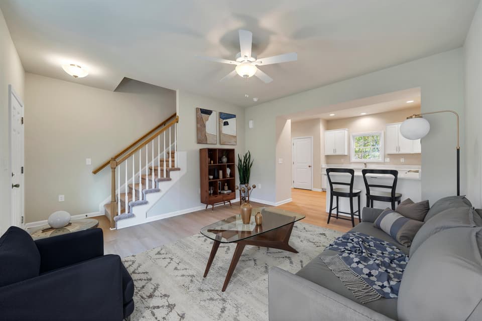 1555 Kensington Way, photo 2 of 38