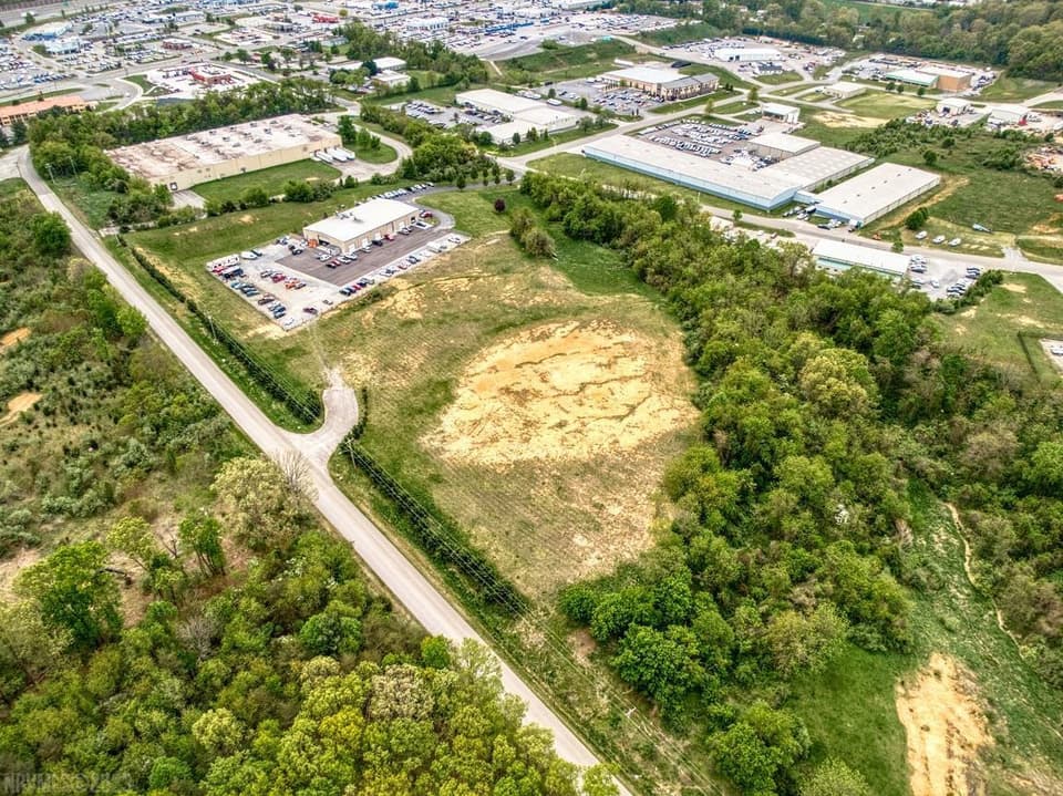 350 Industrial Drive, photo 2 of 16