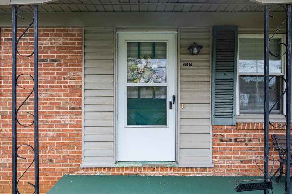 1190 S Franklin Street, photo 7 of 40