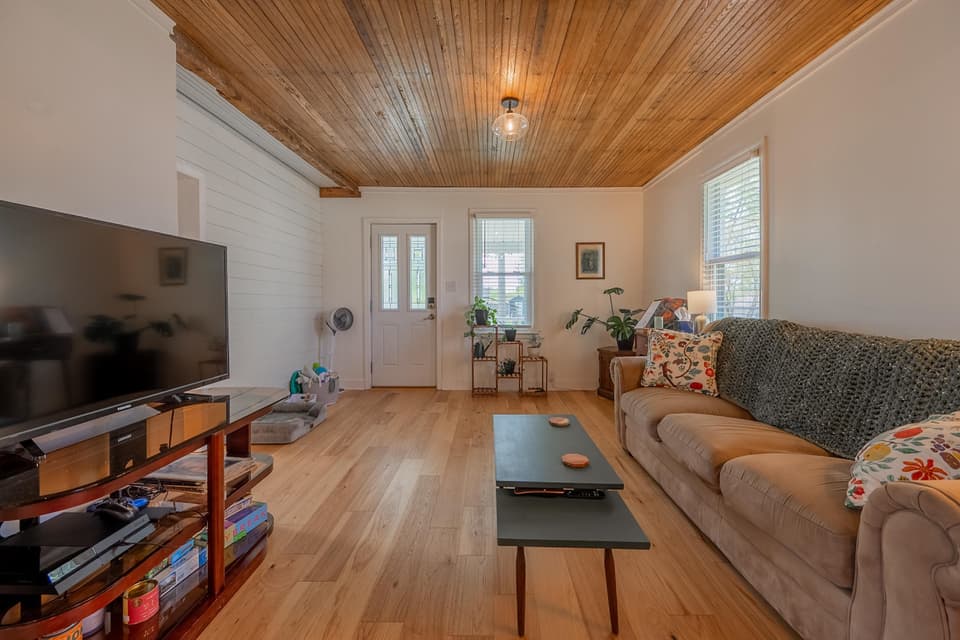 940 Forest Street, photo 9 of 40