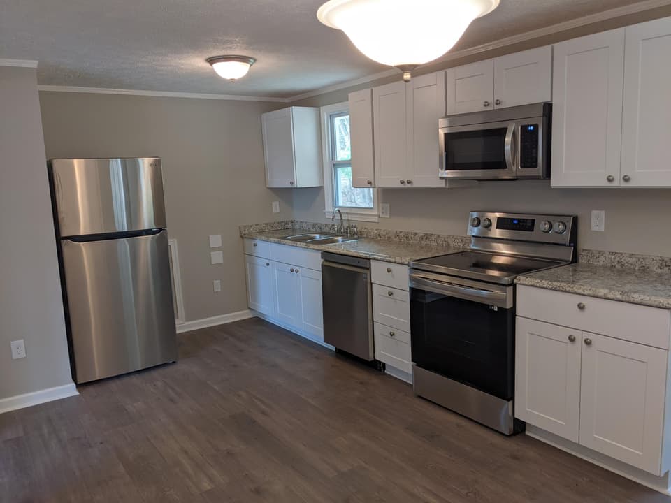 1370 Wall St, photo 10 of 38
