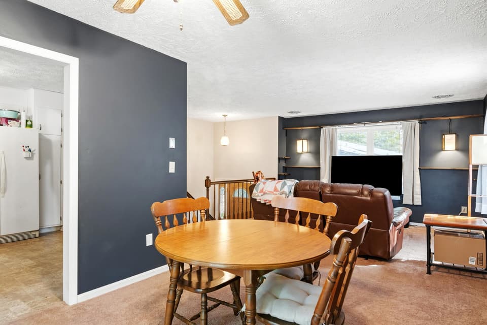 415 Tomahawk Drive, photo 12 of 40