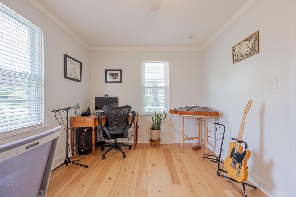 940 Forest Street, photo 16 of 40