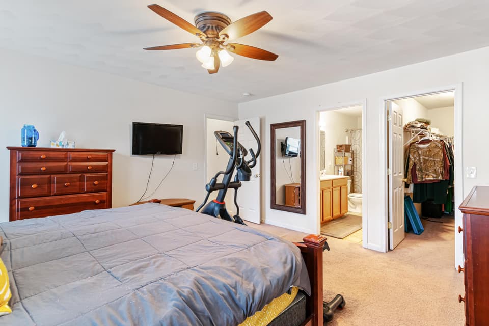 535 Keystone Drive, photo 23 of 40
