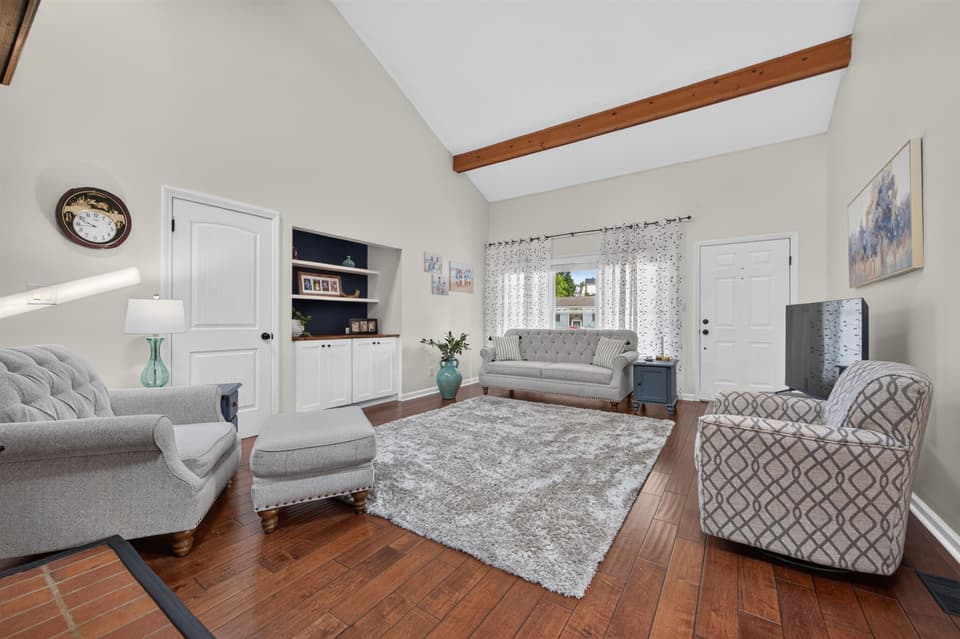 2405 Glade Drive SE, photo 13 of 40