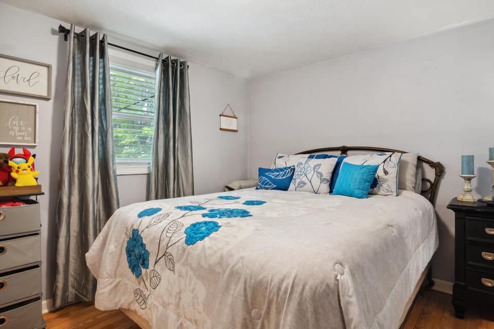 189 Pine Hollow Road, photo 19 of 28