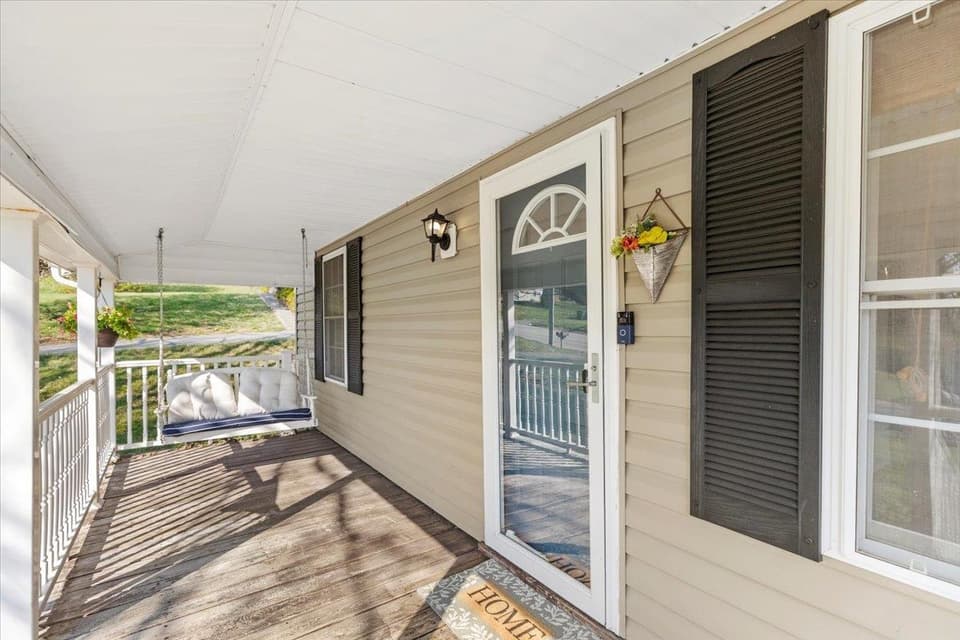 619 E Main Street, photo 5 of 40
