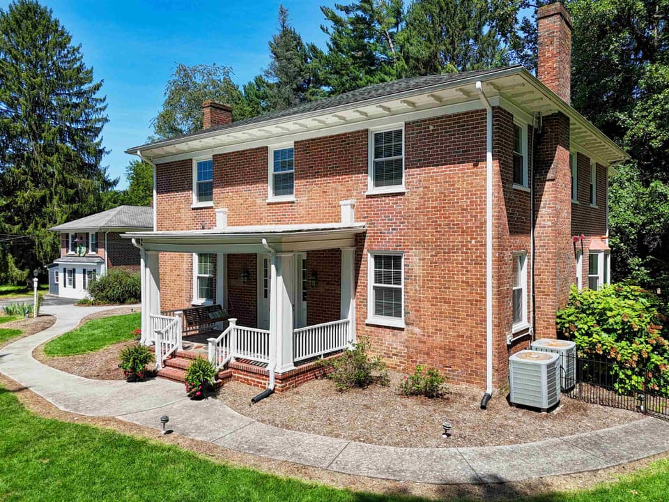 1800 Depot Street NE, photo 4 of 40
