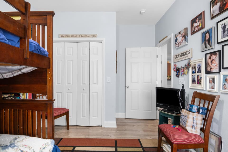 300 Vinnie Avenue, photo 24 of 34