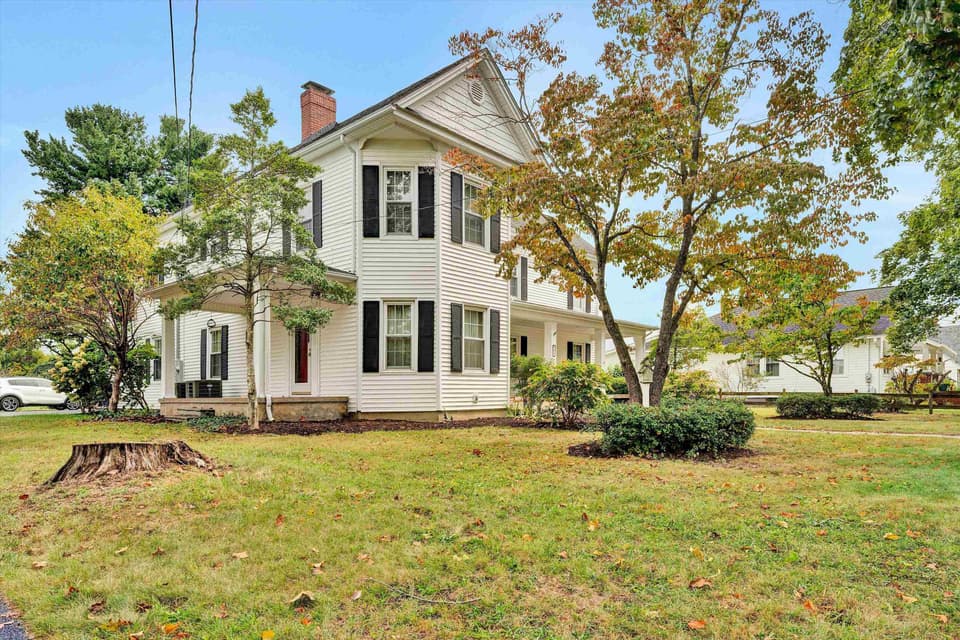 115 Lester Street, photo 4 of 40