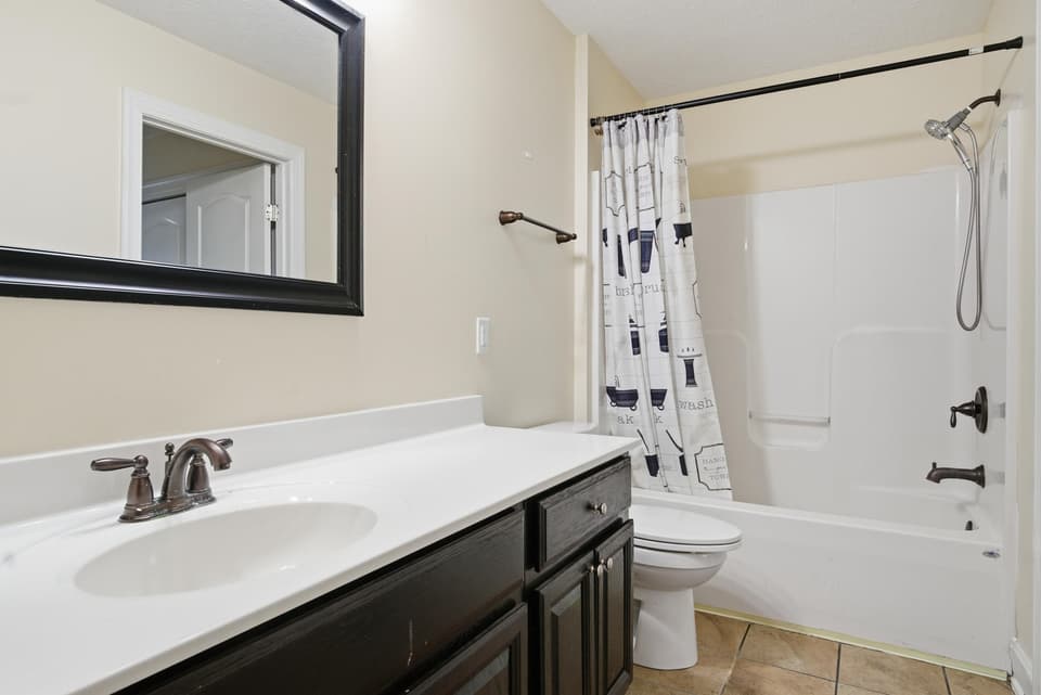 370 Robin Hood Drive, photo 37 of 40