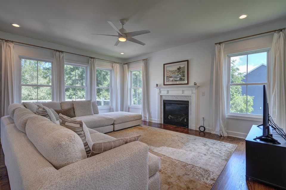 850 Jefferson Circle, photo 17 of 40