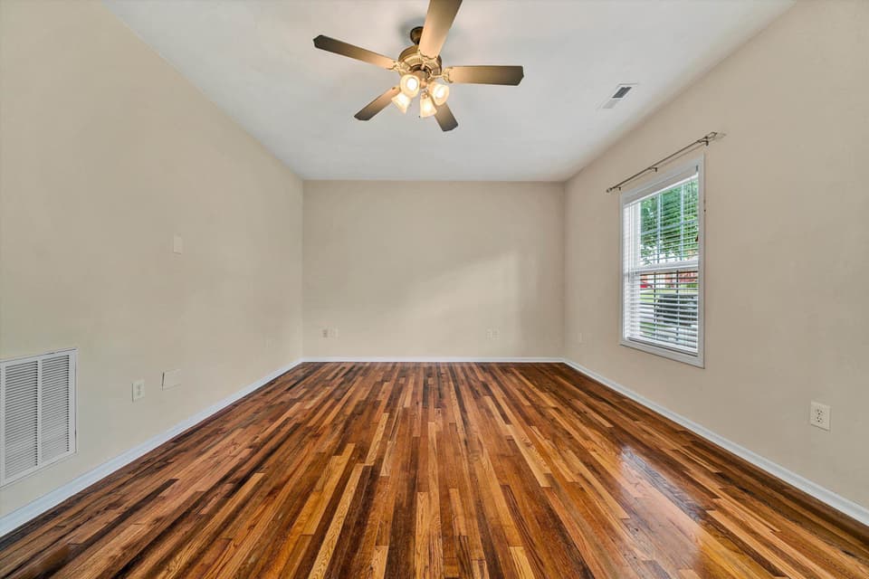 135 Wistaria Drive, photo 6 of 40