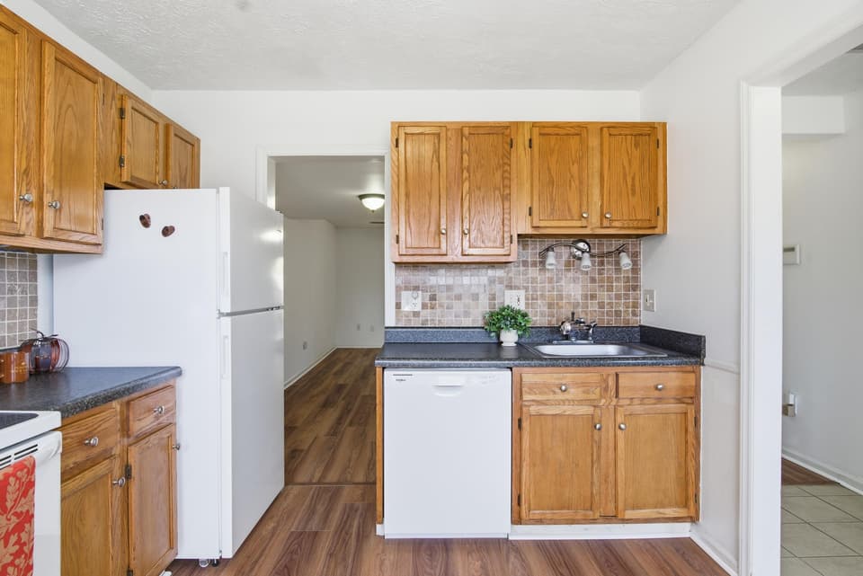 1655 York Drive, photo 9 of 38