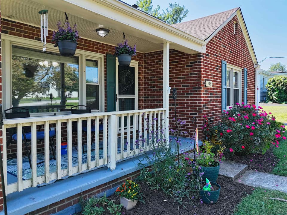 105 Ellett Drive SE, photo 6 of 37