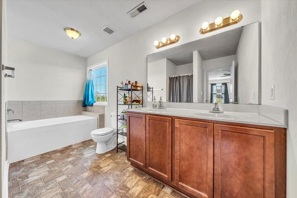 400 Chelsea Loop, photo 19 of 38