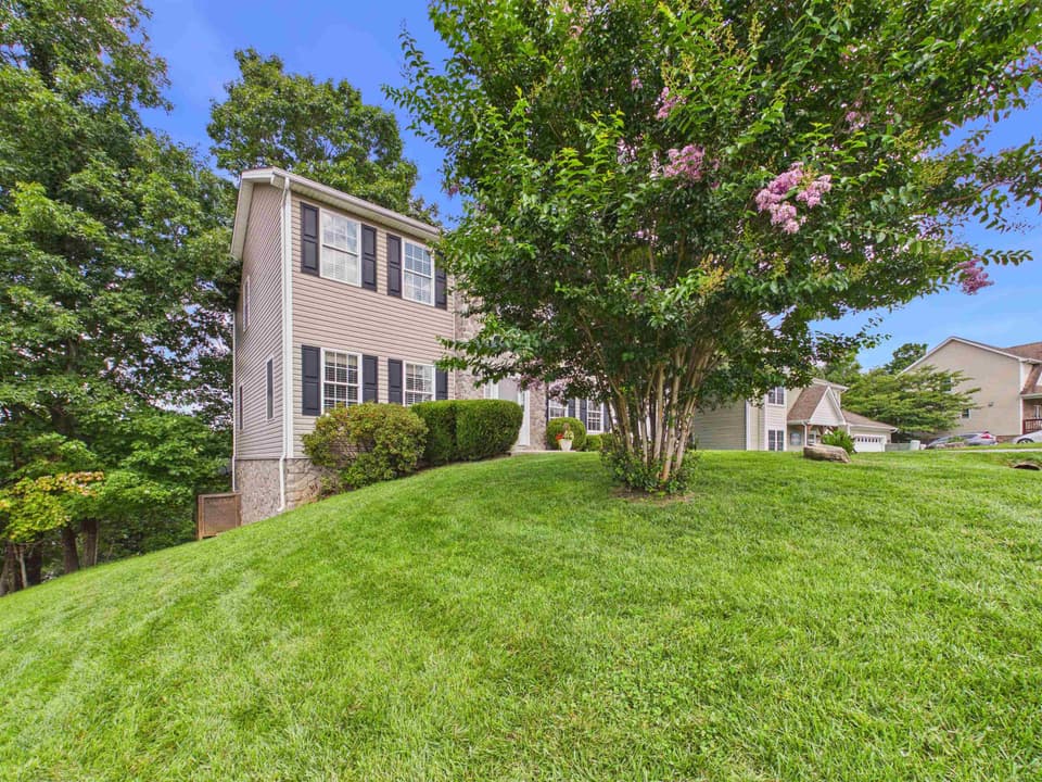 1130 Crosscreek Drive, photo 8 of 40