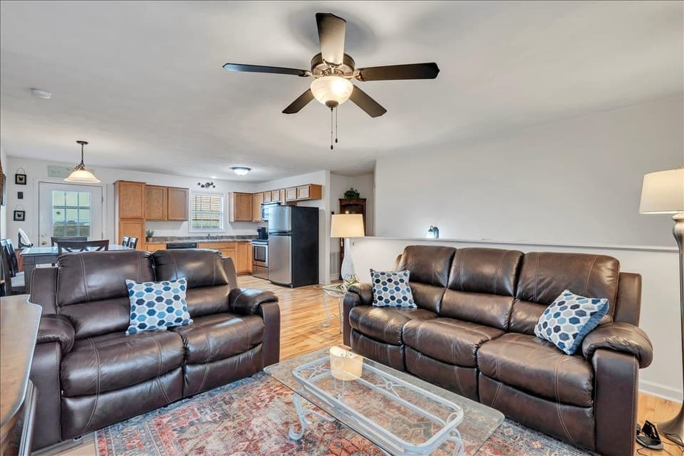 445 Chelsea Loop, photo 12 of 40