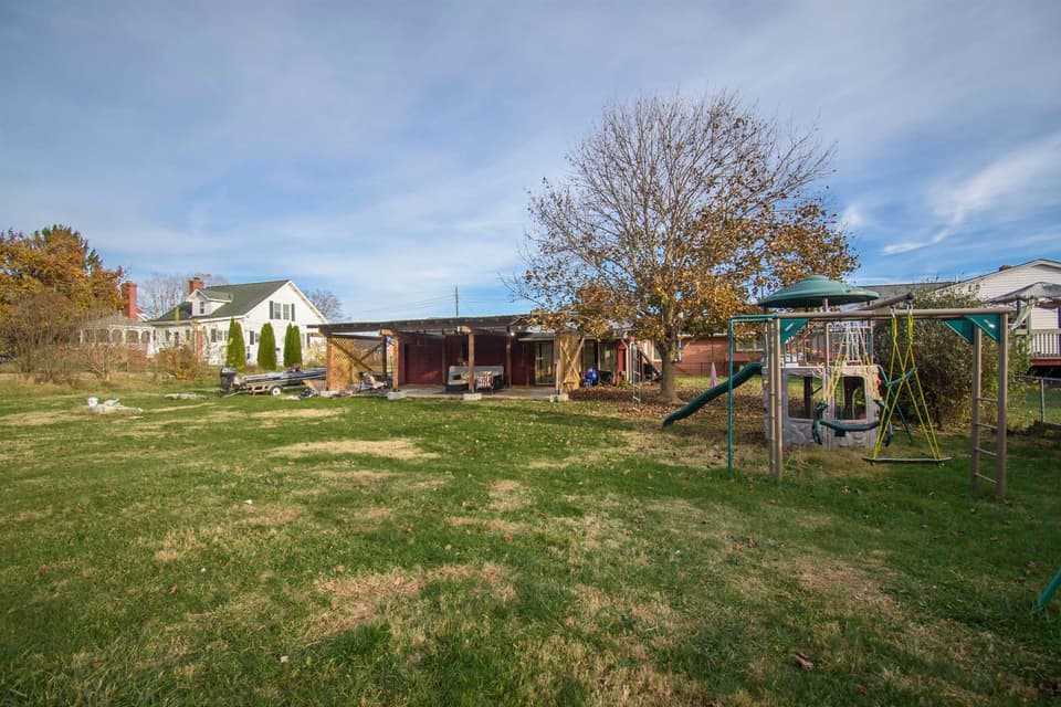 16 Alleghany Street SE, photo 6 of 40