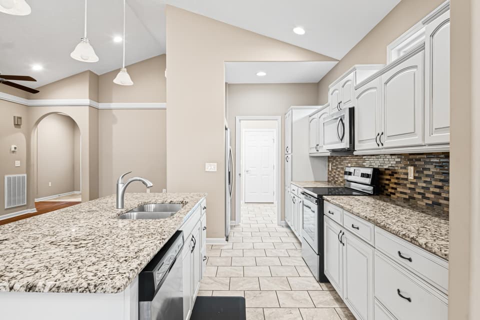 130 Gavins Court, photo 14 of 39