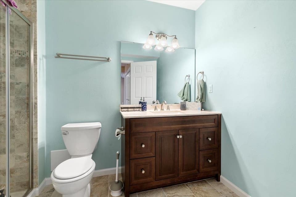 921 Crosscreek Drive, photo 26 of 40