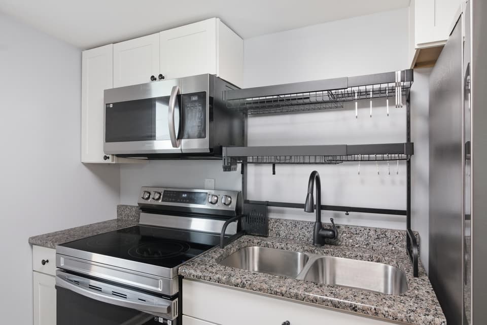 1050 Harless Street NE, photo 12 of 31