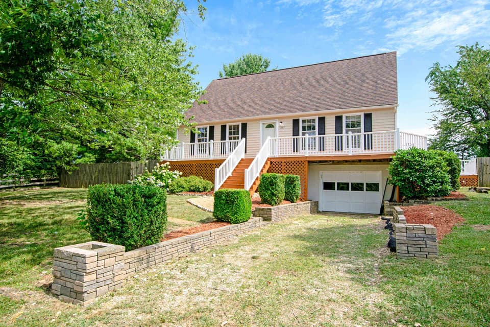 265 Clearview Drive, photo 2 of 40