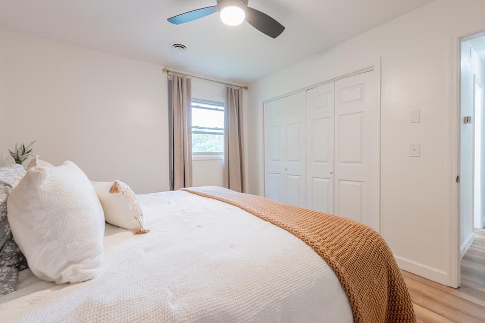 305 Overland Drive, photo 21 of 40