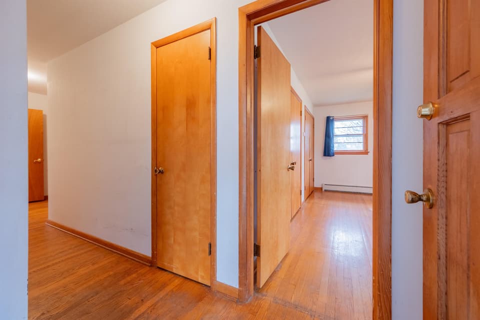 935 Hummingbird Drive SW, photo 6 of 40