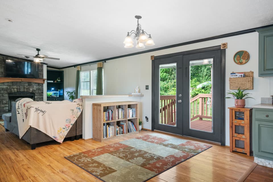 678 Peachtree Hill, photo 24 of 40