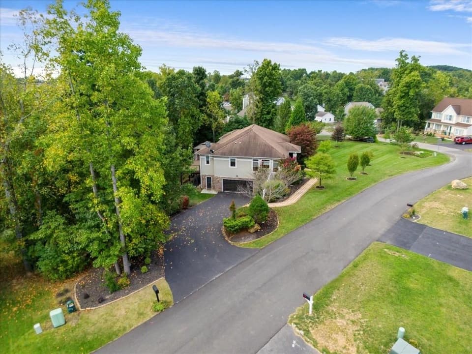 1311 Walnut Ridge Road, photo 3 of 40