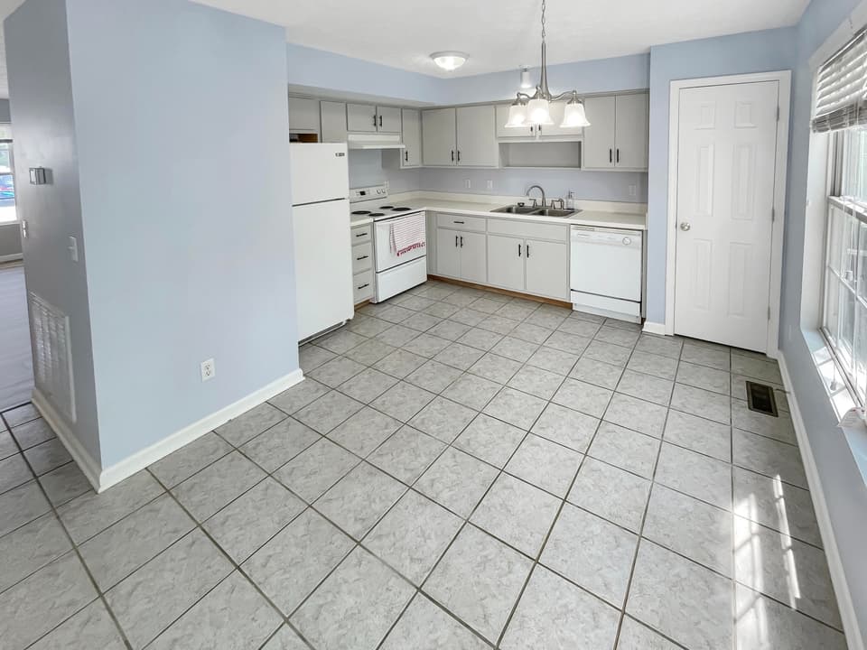 712 Park St, photo 9 of 27