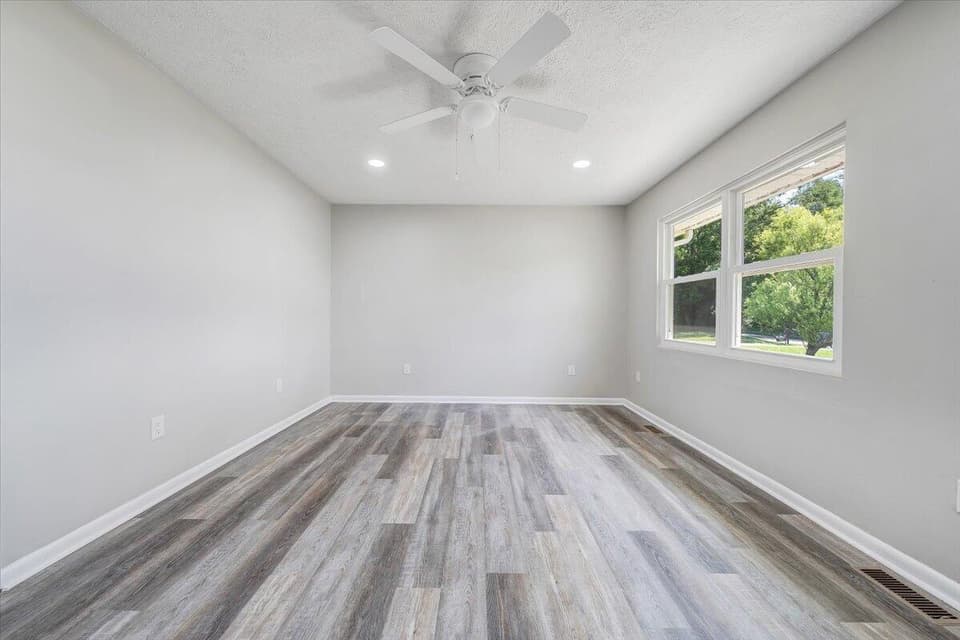 777 Switchback Rd, photo 3 of 27