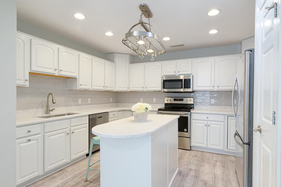 1730 Lions Drive, photo 6 of 40