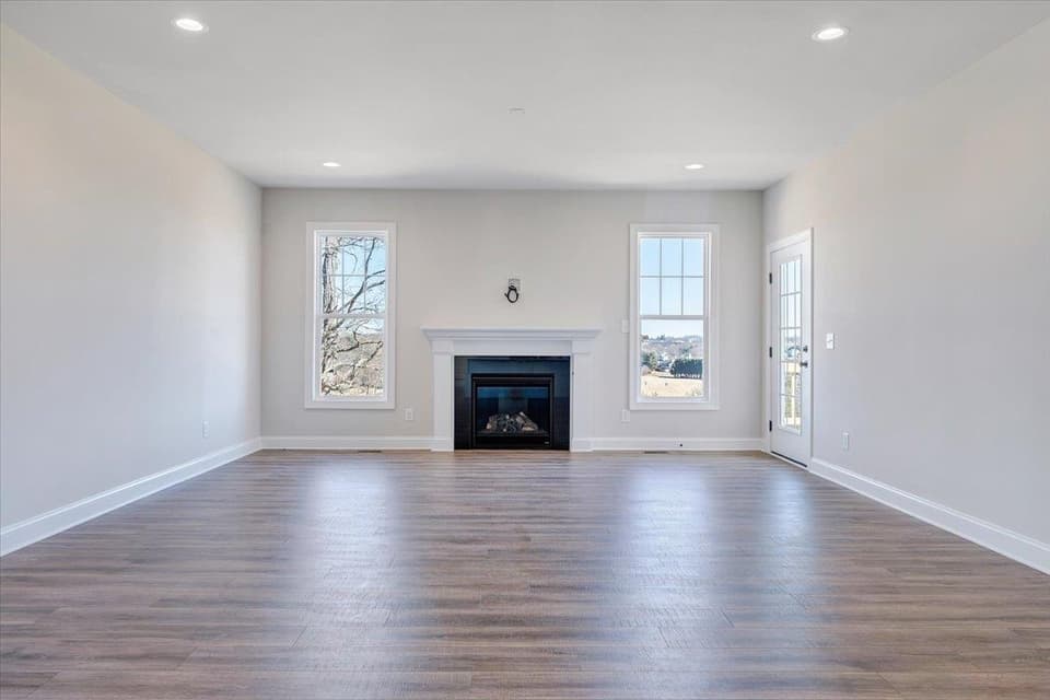 985 Round Meadow Drive, photo 32 of 40