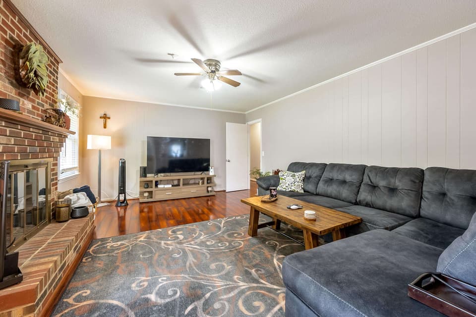 170 Briarwood Drive, photo 13 of 40