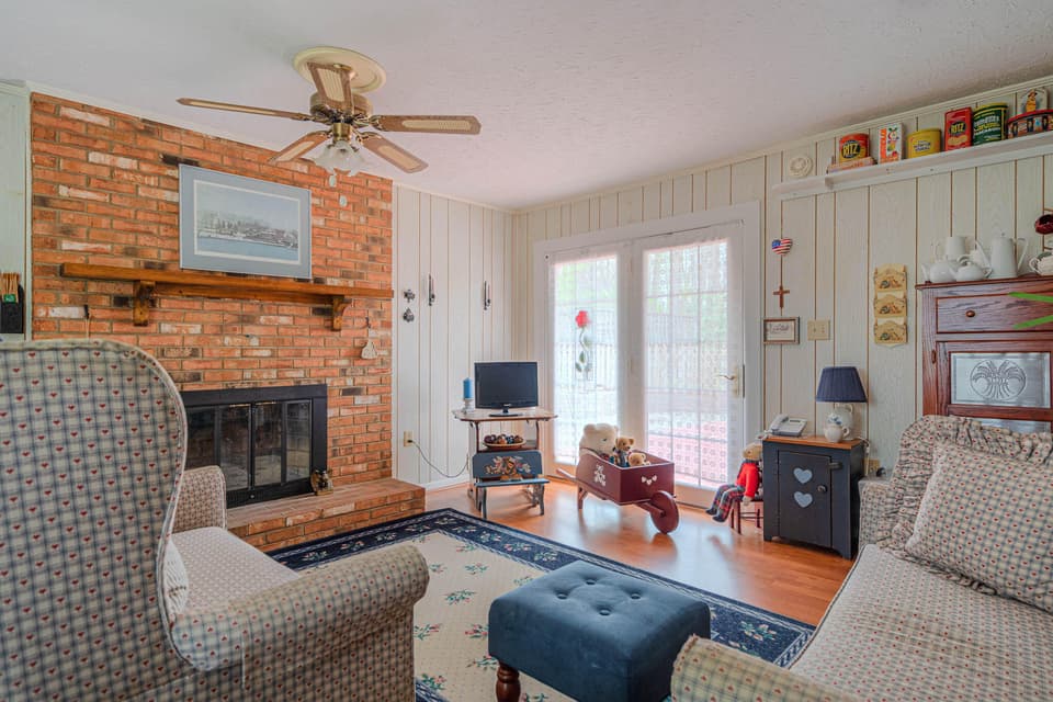 1144 Round Meadow Dr, photo 16 of 36